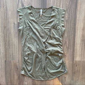 Thyme Maternity Nursing Shirt Medium M